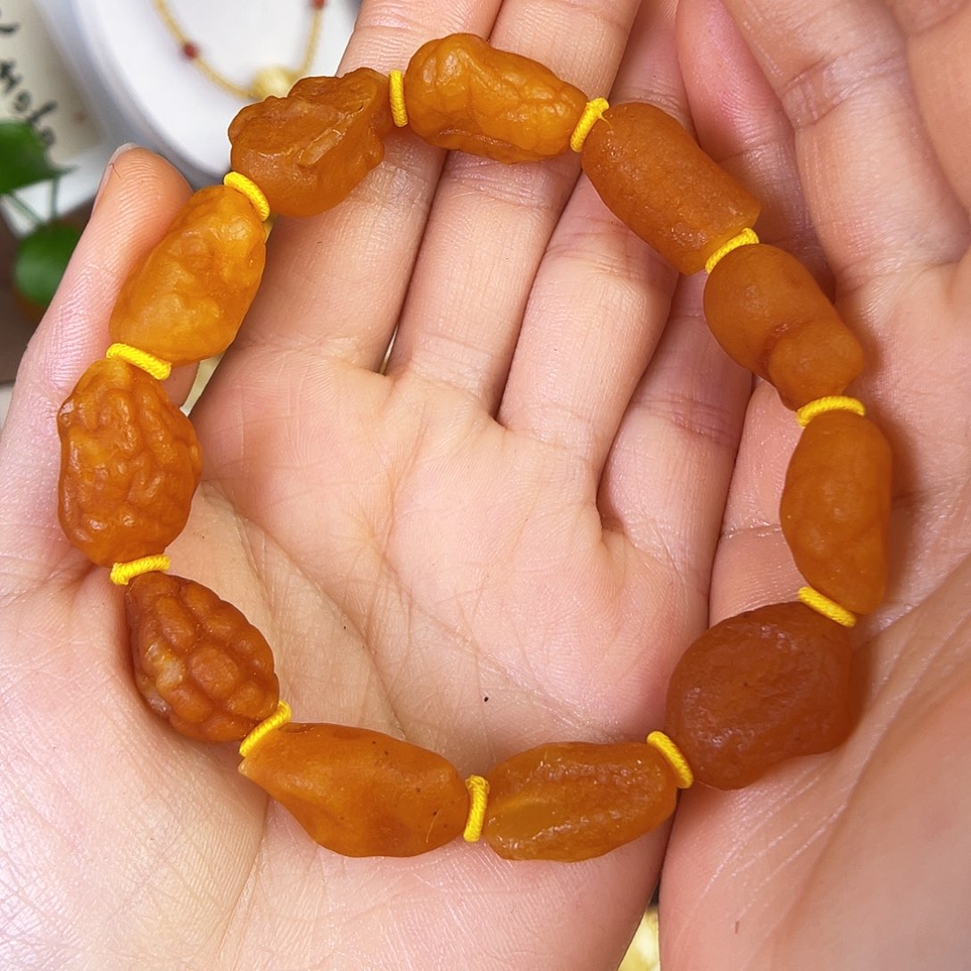 琥珀珠宝奇石未镶嵌?*乐。