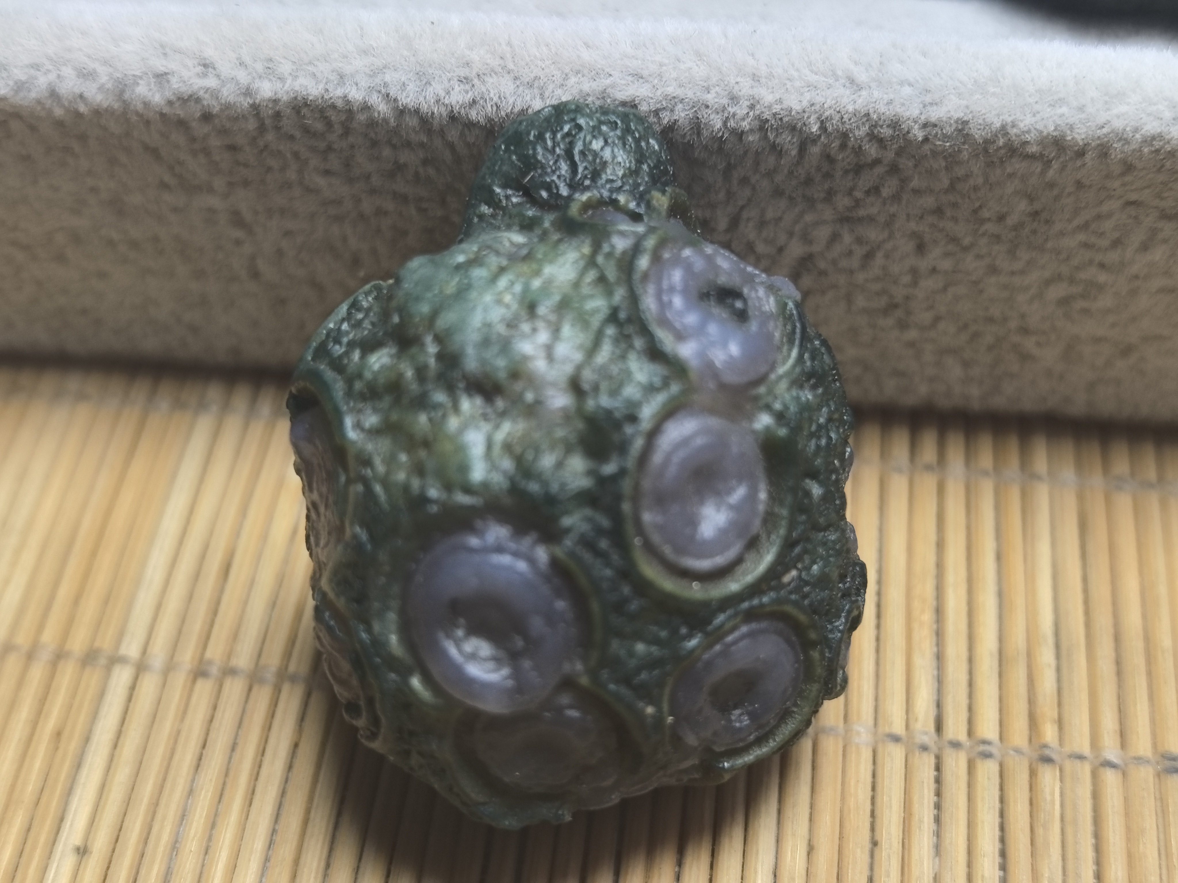 水滴形造型石尺寸3.2*2.3*1.6