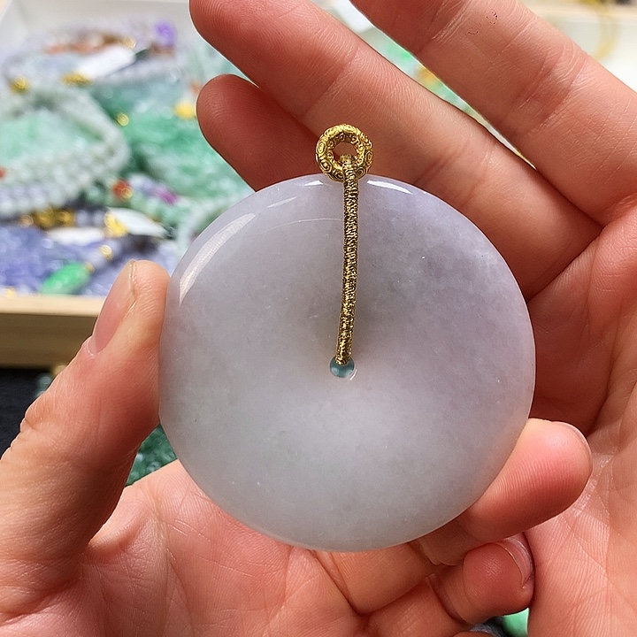 翡翠颈饰未镶嵌吊坠