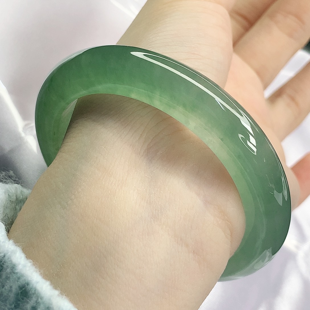 翡翠手镯未镶嵌天然缅甸a货翡翠