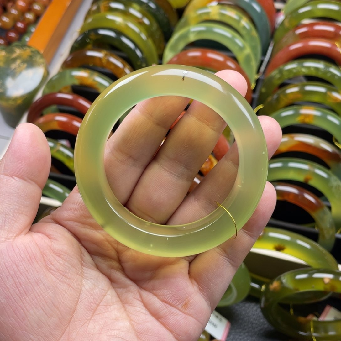 未镶嵌蛇纹石玉手镯