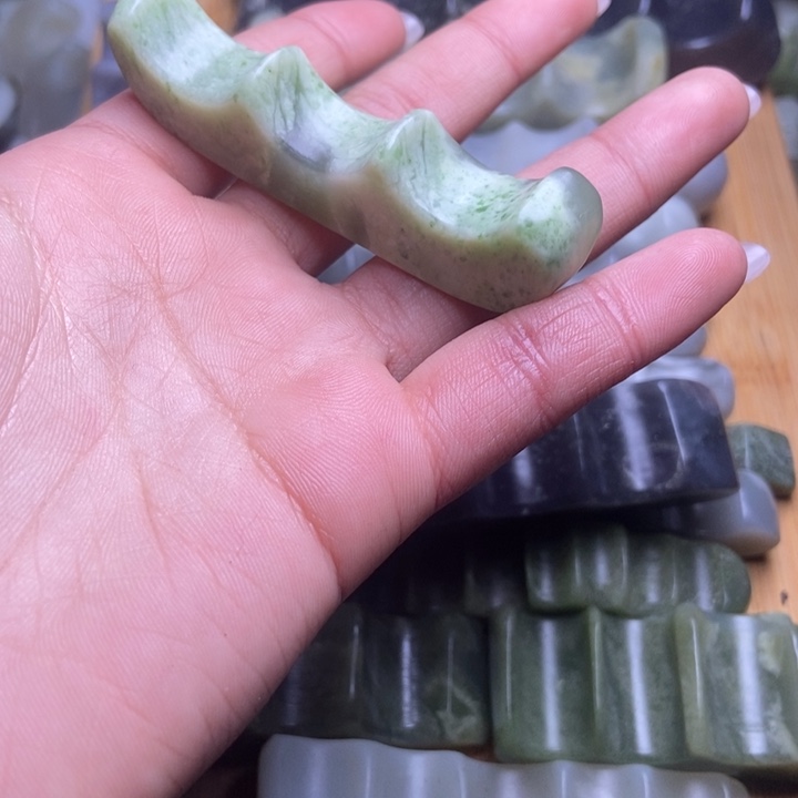 和田玉珠宝半成品未镶嵌王**?