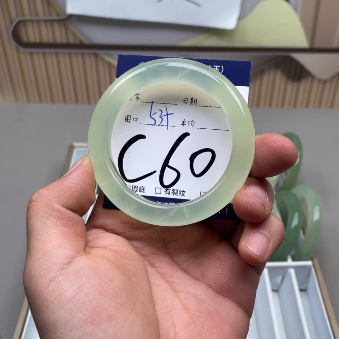 岫玉手镯手镯未镶嵌