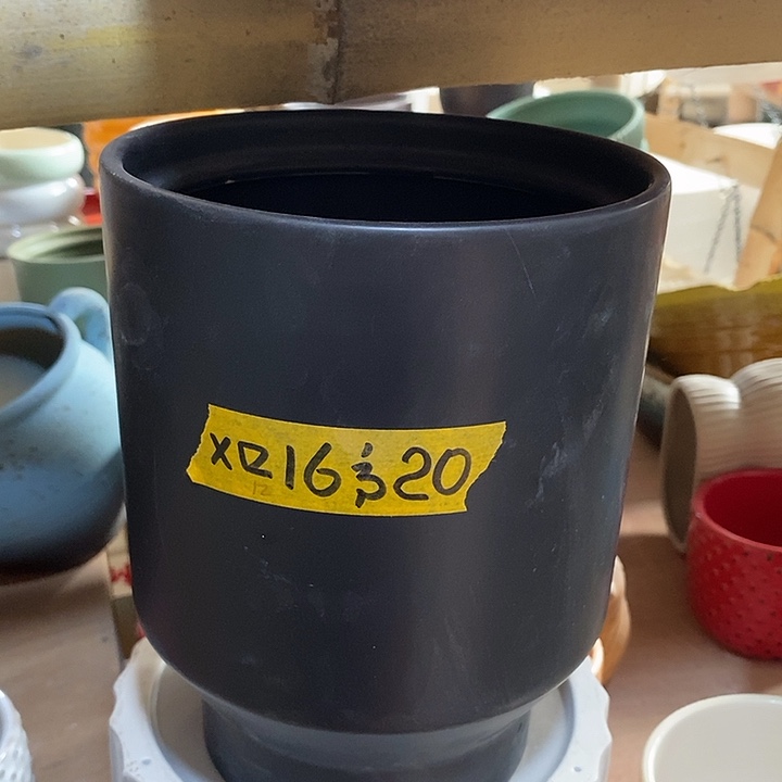 陶盆有孔 瑕疵针孔漏釉介意勿拍外口 16外高20