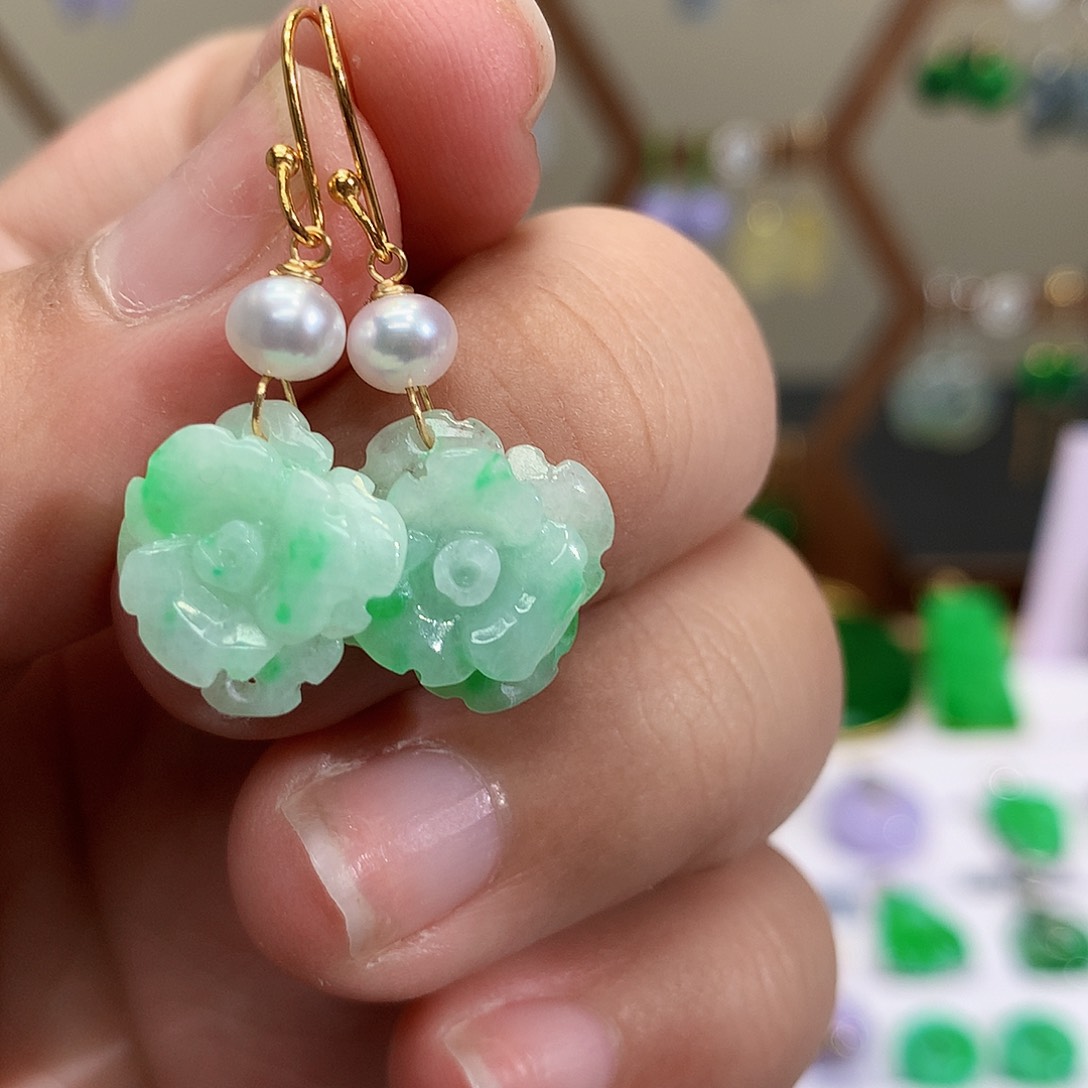 未镶嵌翡翠耳饰天然翡翠耳饰