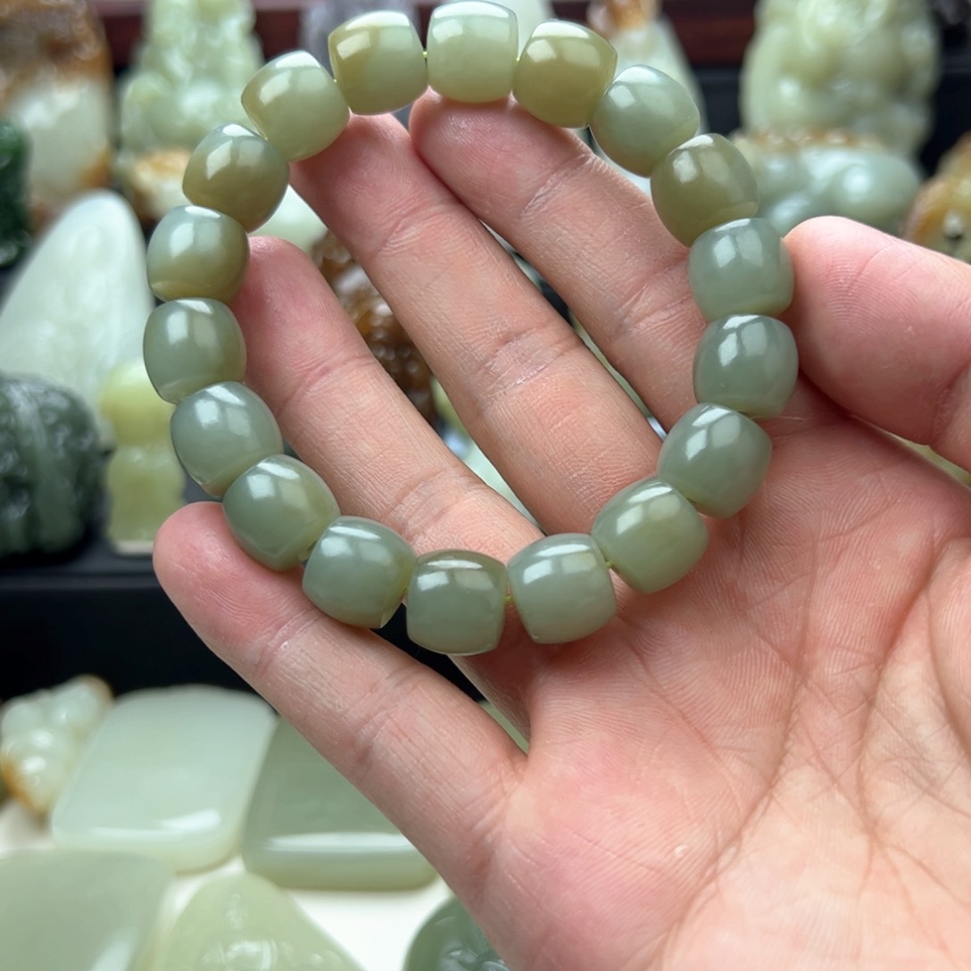 和田玉颈饰未镶嵌