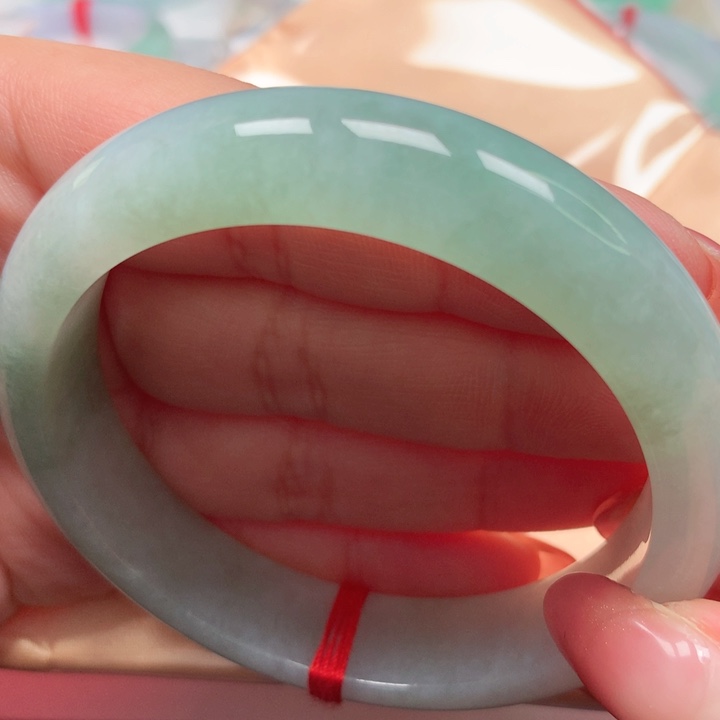 翡翠手镯未镶嵌葡萄肉50