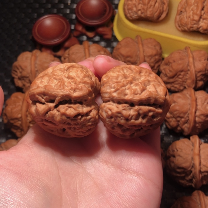 Y***i文玩核桃把件蛙王