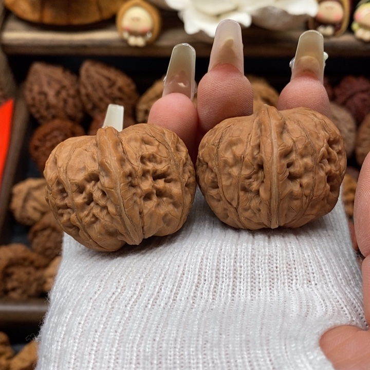 文玩核桃吊坠017元宝水尖39全品