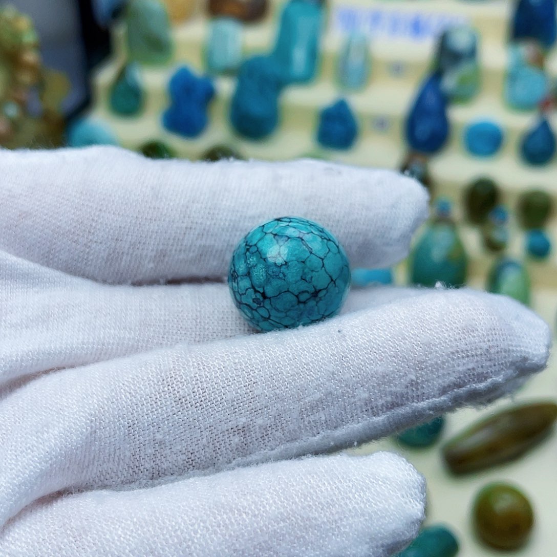 绿松石颈饰未镶嵌