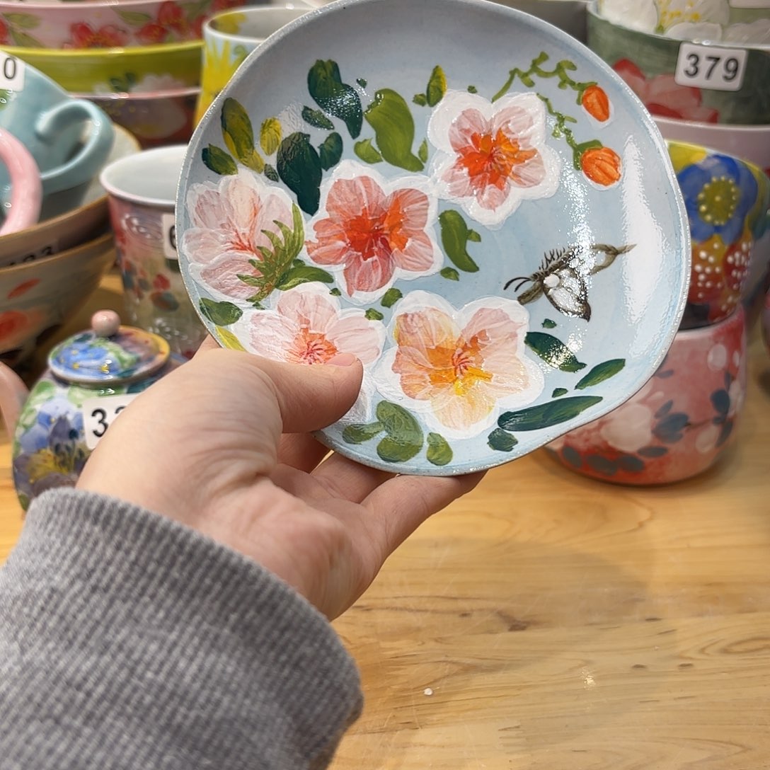 瓷片兔兔嘎嘎嘎好帅