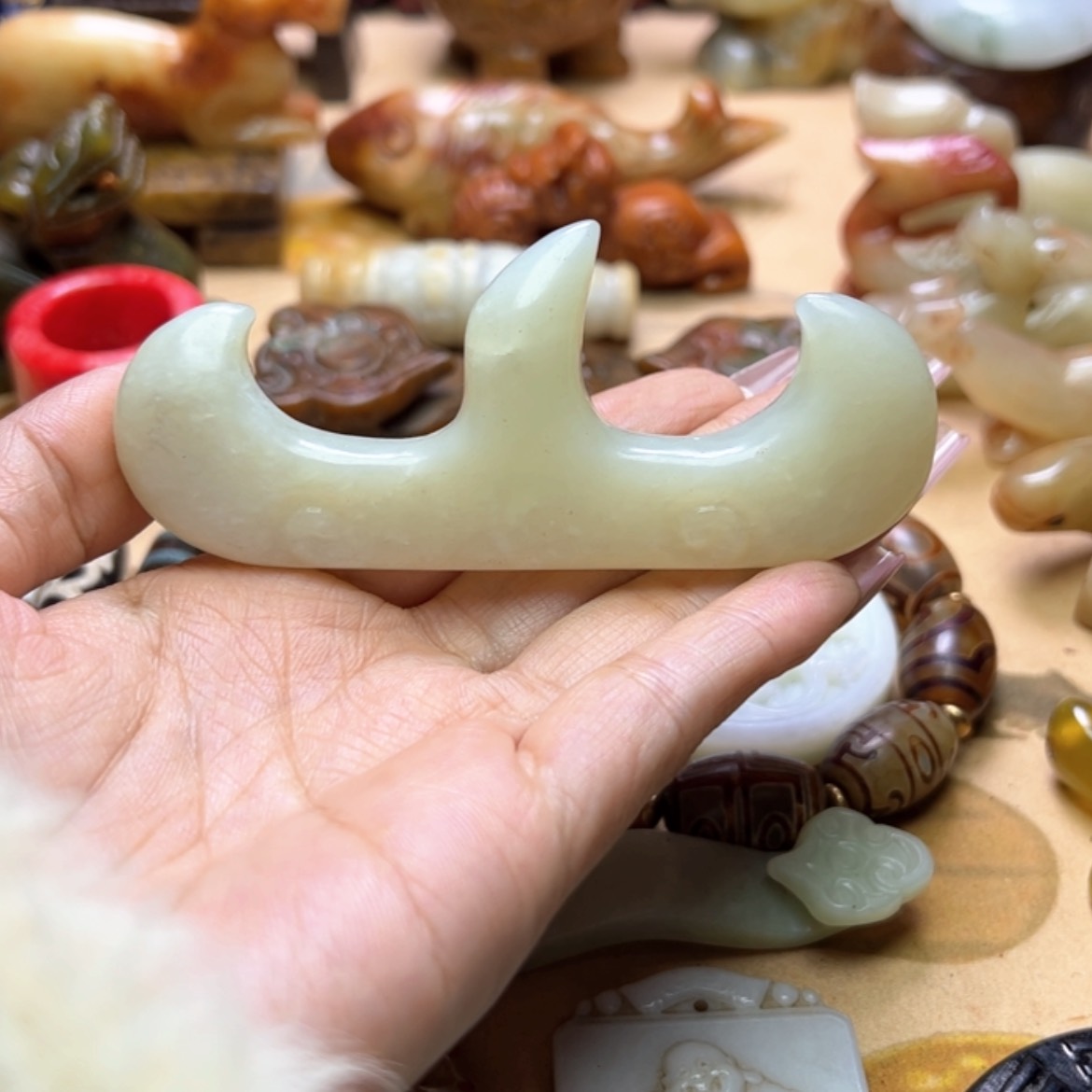 【闪购商品】蛇纹石玉颈饰未镶嵌