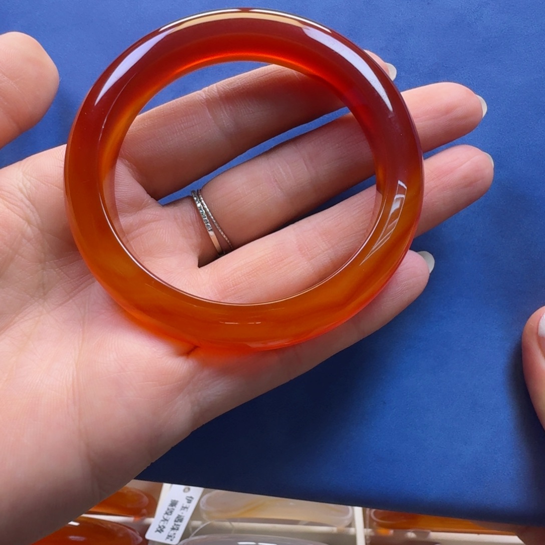 玛瑙/玉髓未镶嵌手镯