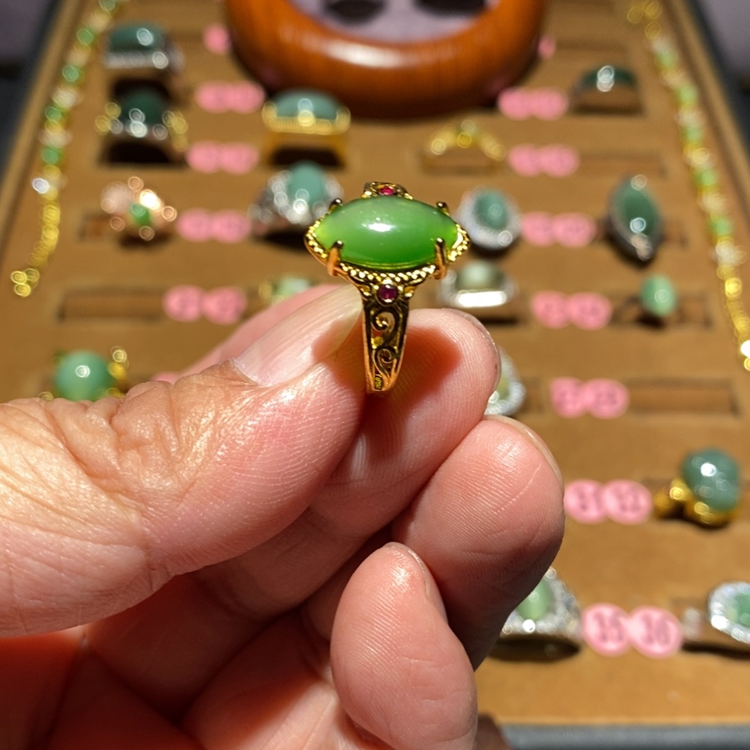 和田玉未镶嵌戒指