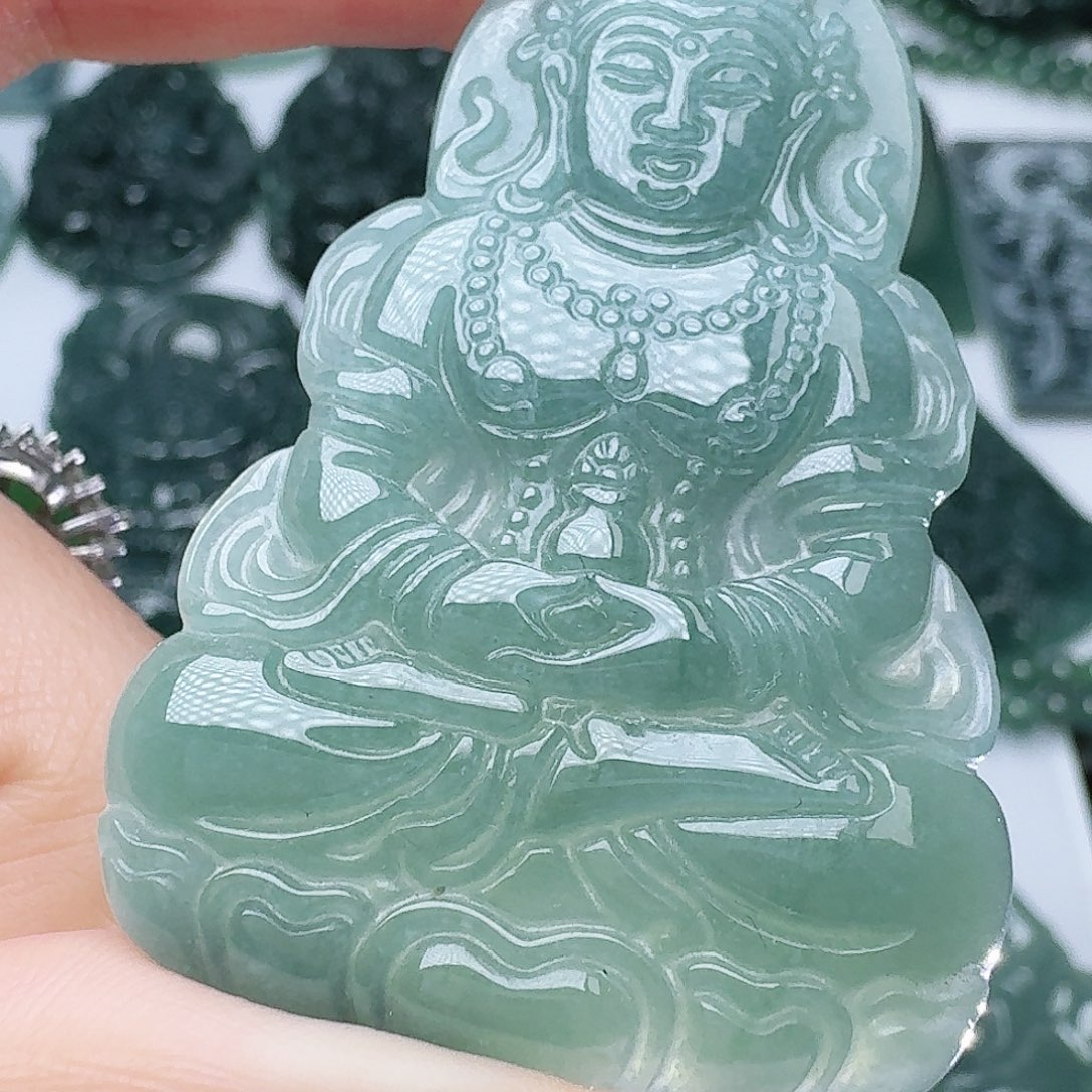 翡翠未镶嵌颈饰天然的A货翡翠多样性发其一 