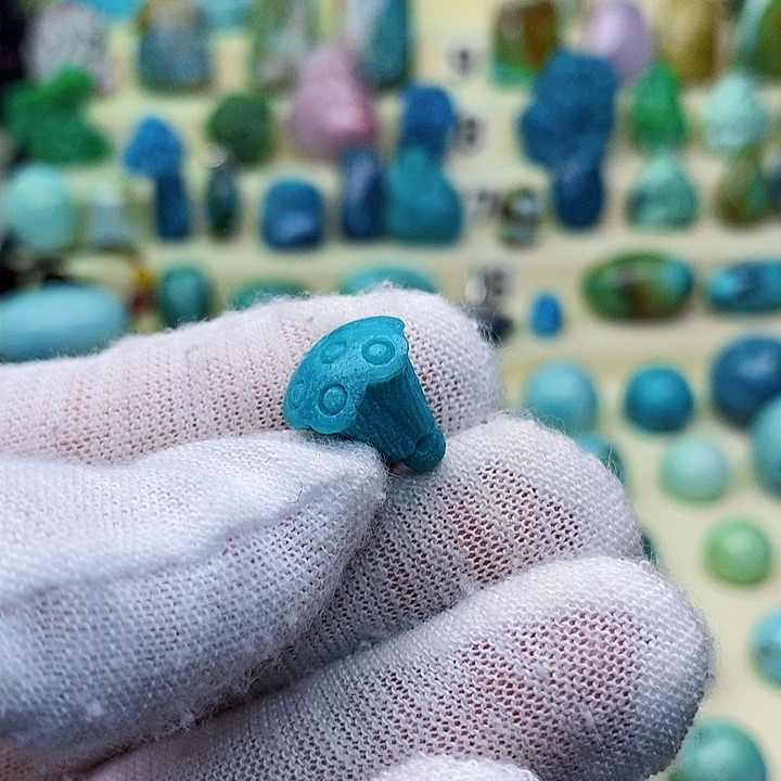 绿松石配饰未镶嵌