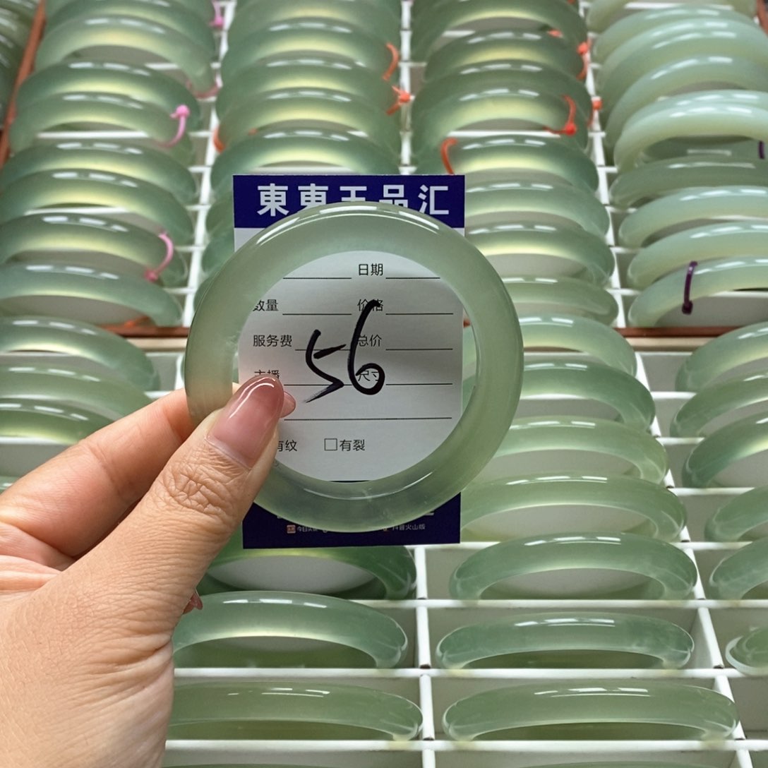 岫玉未镶嵌手镯嵘*