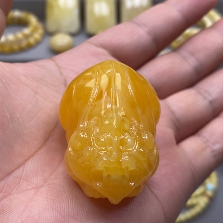 琥珀未镶嵌颈饰吊坠