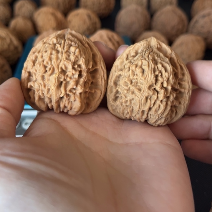 文玩核桃把件南疆40练手，偏轻