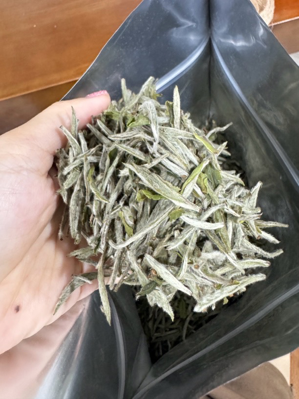 125克头春单芽特级白毫银针茶叶芽头粗壮毫香花香鲜爽甘甜耐泡