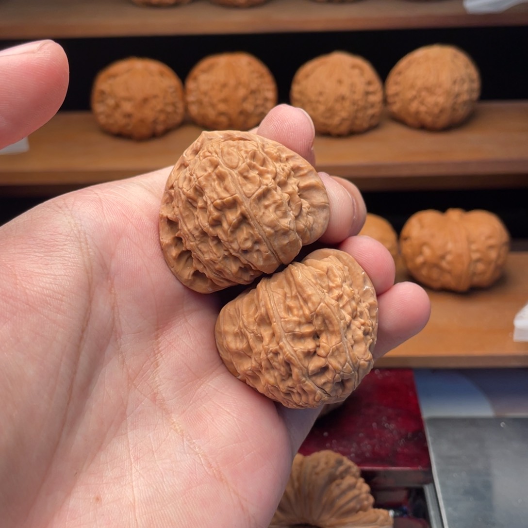 文玩核桃把件同*40毕业三角白