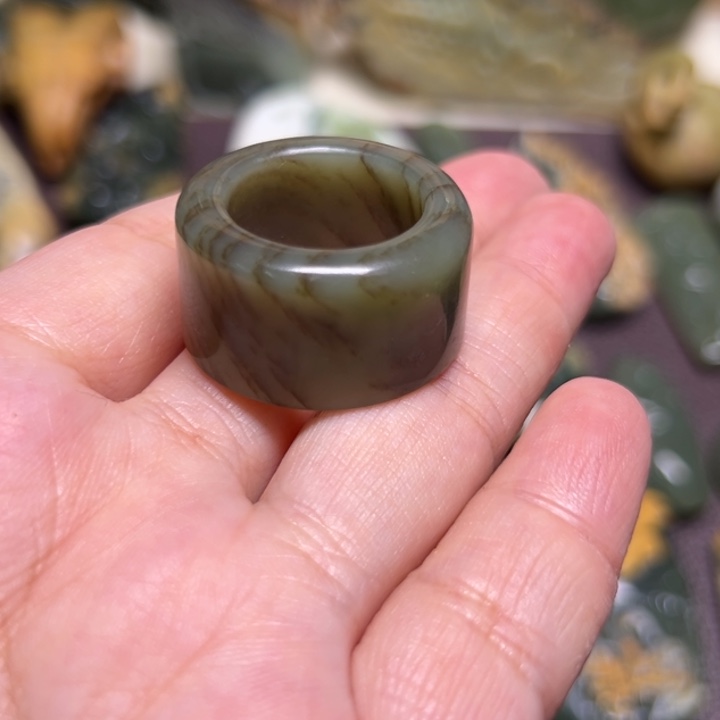 岫岩河磨玉（透闪石质玉）未镶嵌颈饰
