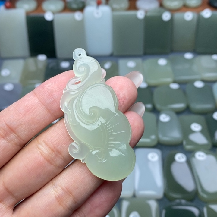 和田玉未镶嵌颈饰