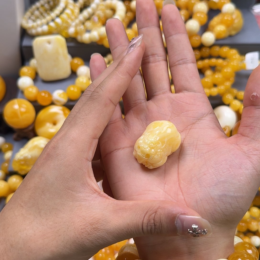 琥珀珠宝奇石未镶嵌貔貅