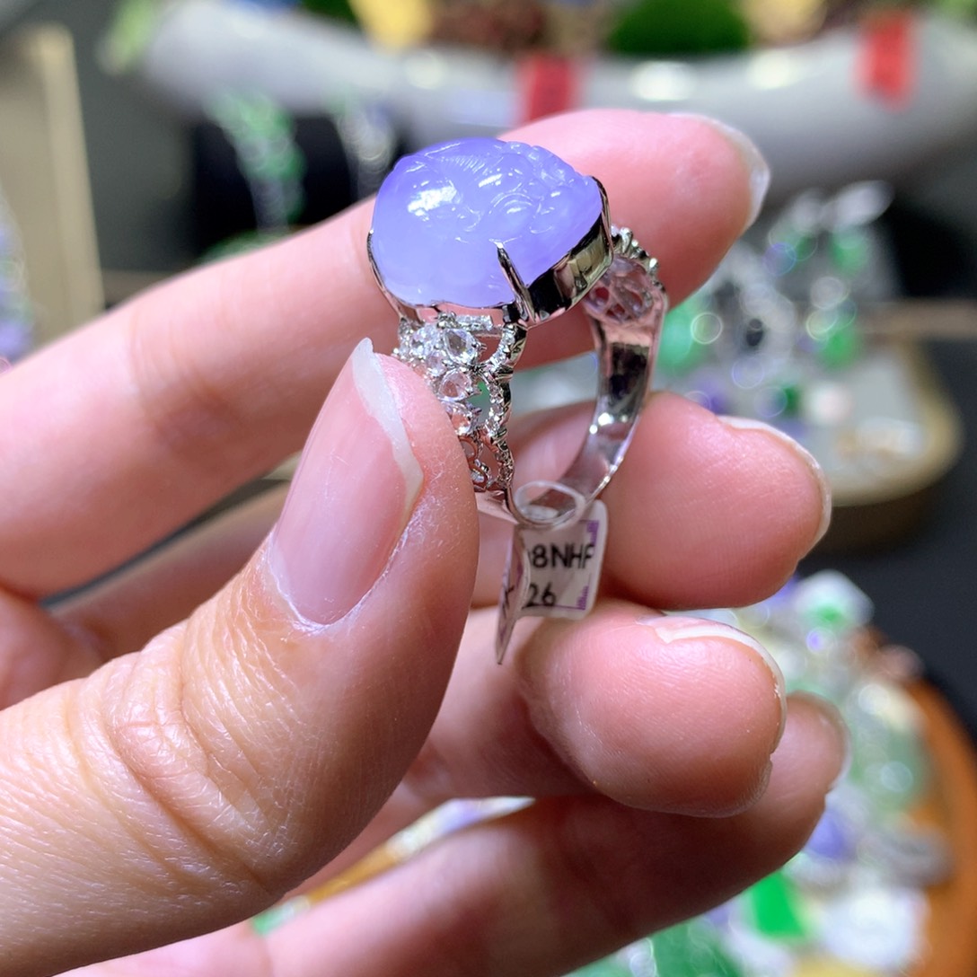 【闪购商品】翡翠颈饰18K金镶嵌翡翠吊坠项链