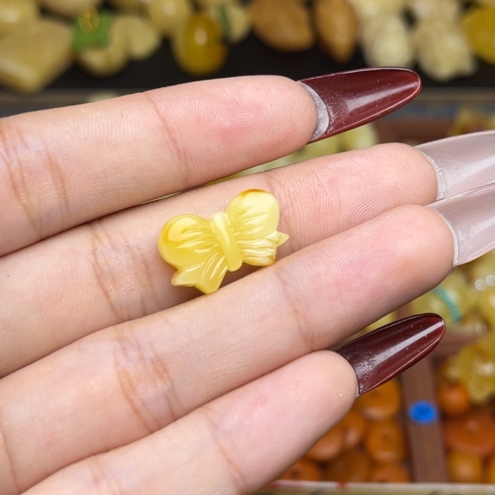 我***圆蜜蜡未镶嵌珠宝奇石鸡油黄满蜡妖花蝴蝶结微花粉