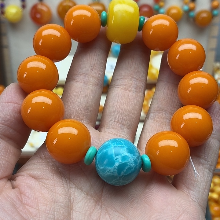 จ***渊非金属老蜜色素串搭配一条