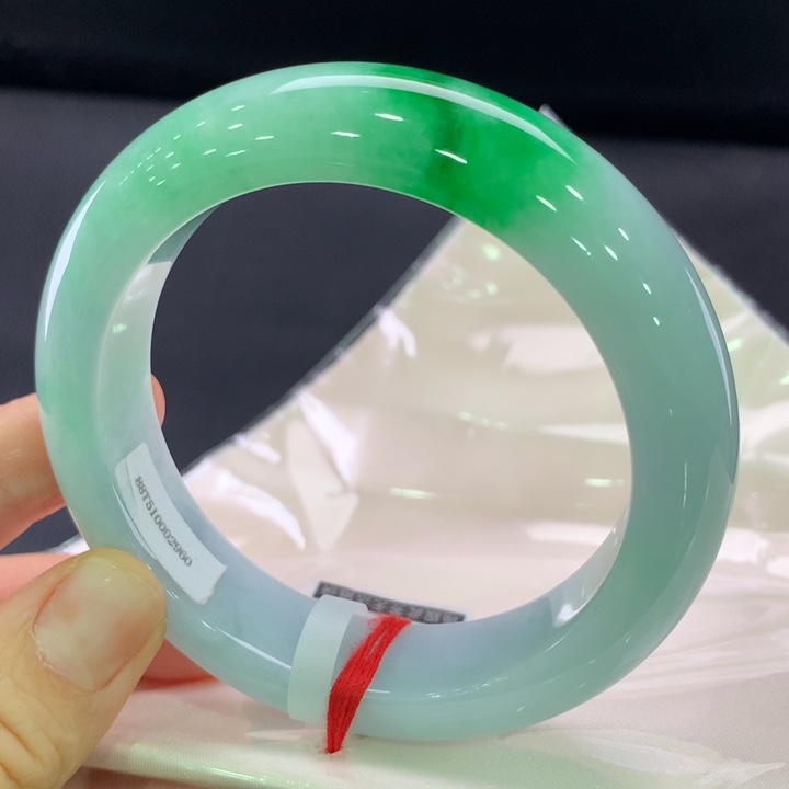 翡翠未镶嵌手镯正圈59.5轮胎