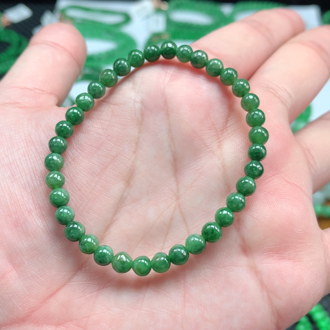 翡翠手链未镶嵌翡翠