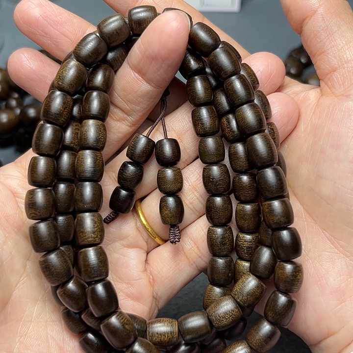 沉香手串白棋玉化