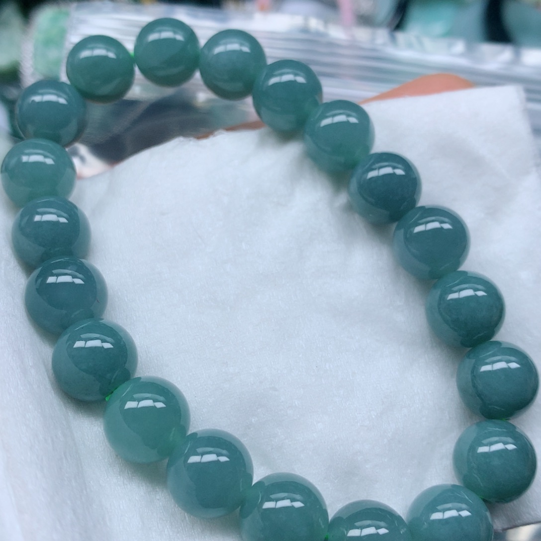 翡翠颈饰未镶嵌手串