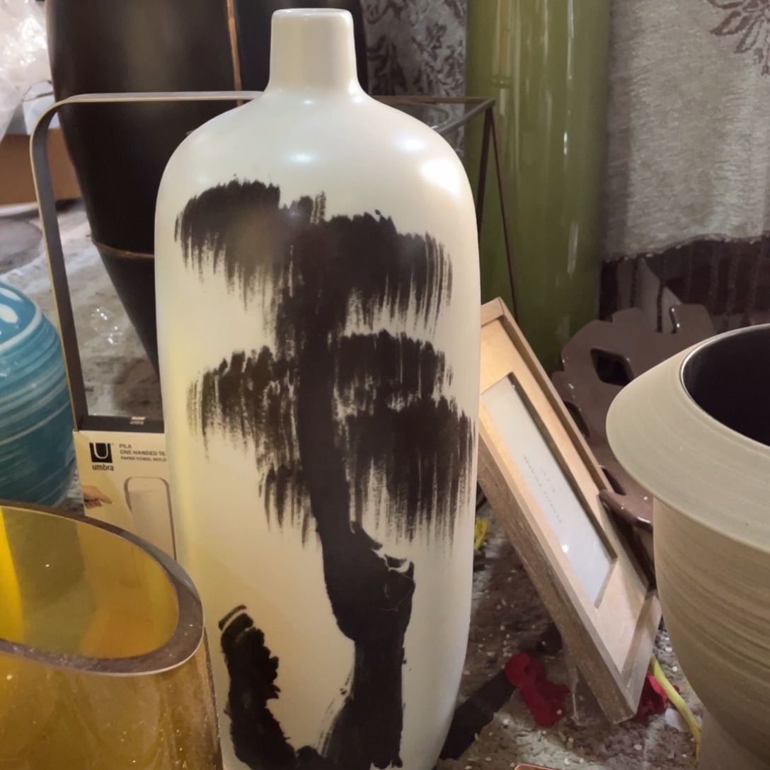 陶瓷花瓶，仿真绿植。