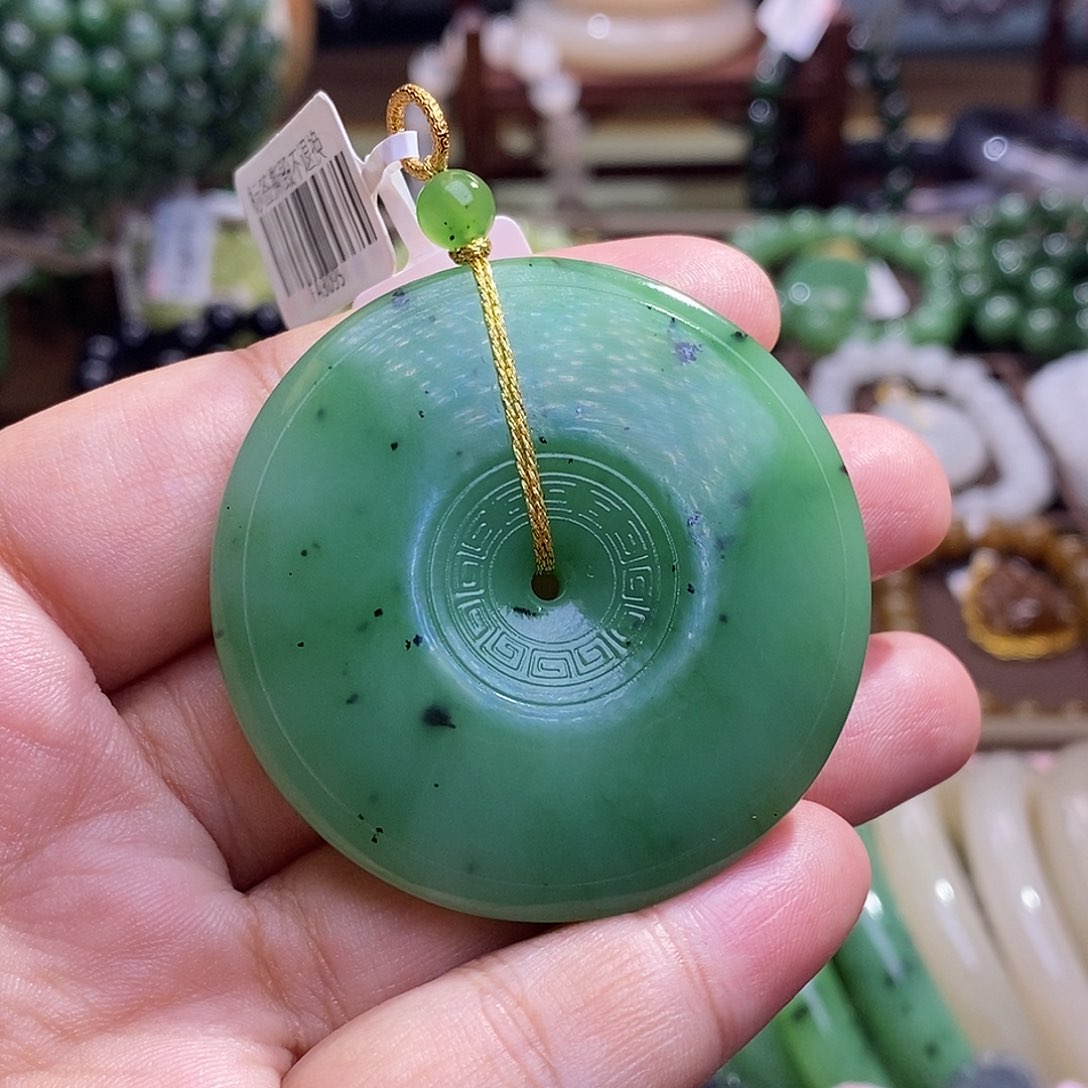 和田玉未镶嵌收藏级乌兰海猕猴桃老矿料平安扣吊坠
