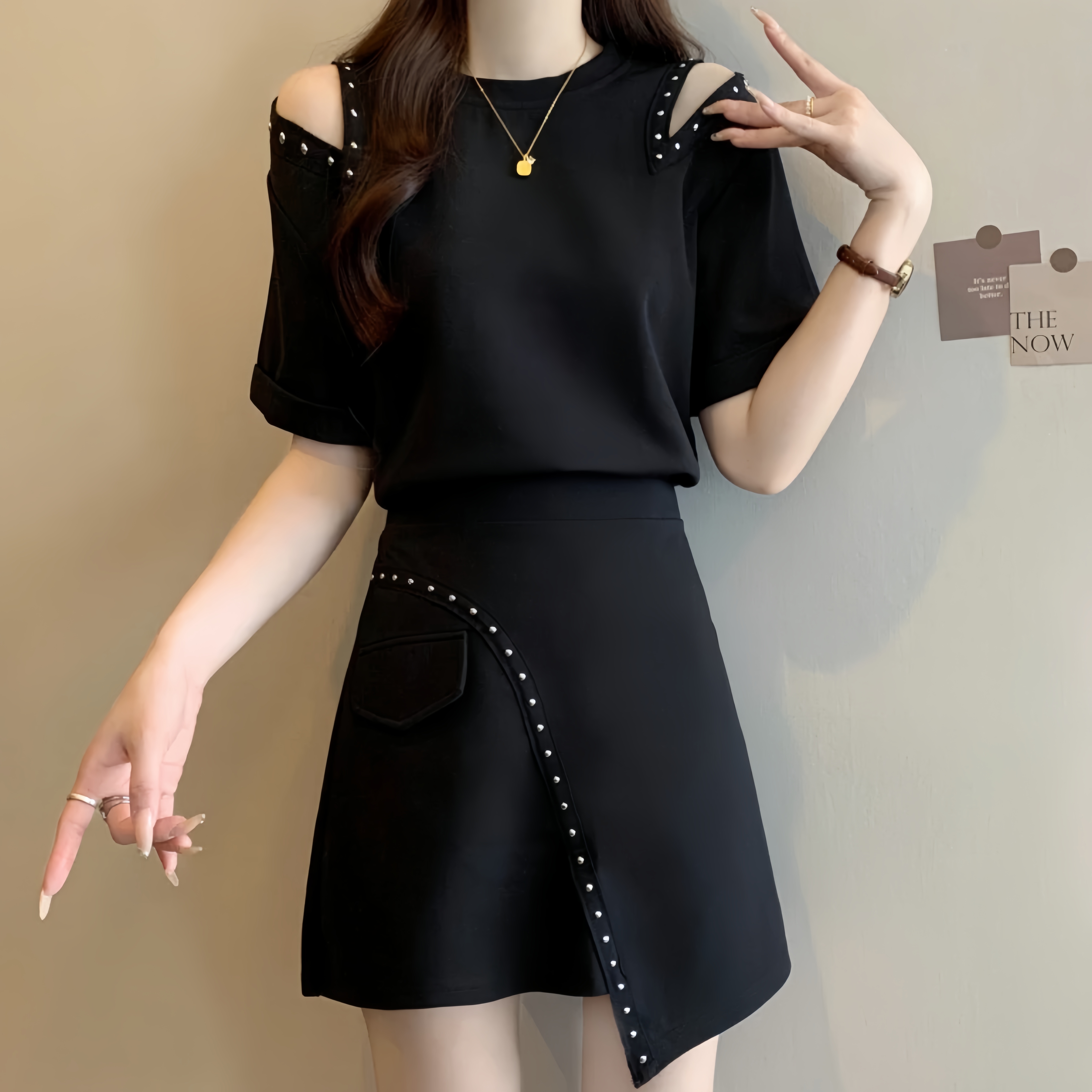 钉珠镂空设计感2025夏季新款时尚气质显瘦高级感两件套休闲套装女