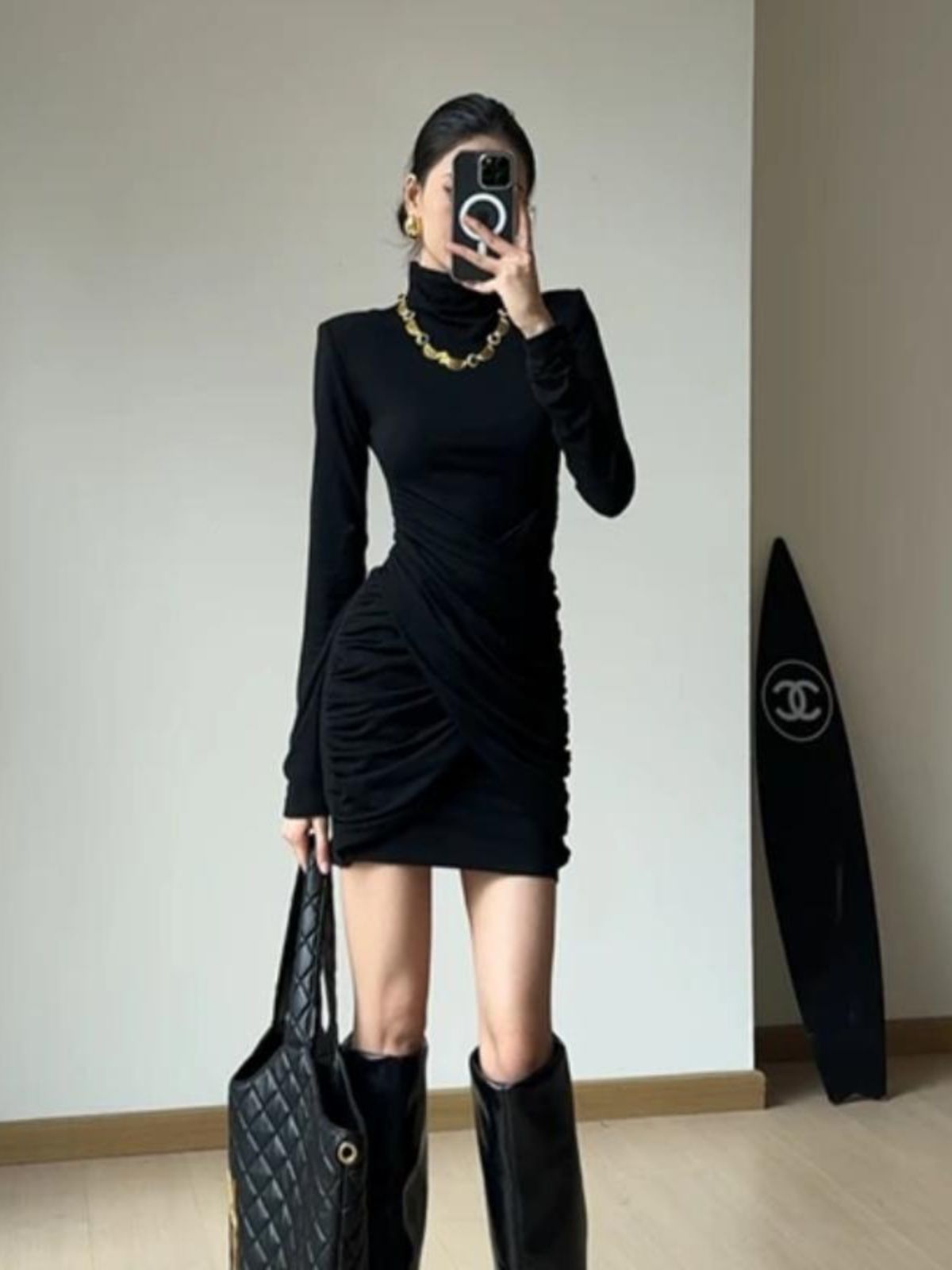 纯欲气质高领长袖连衣裙女新款褶皱设计别致辣妹包臀短裙