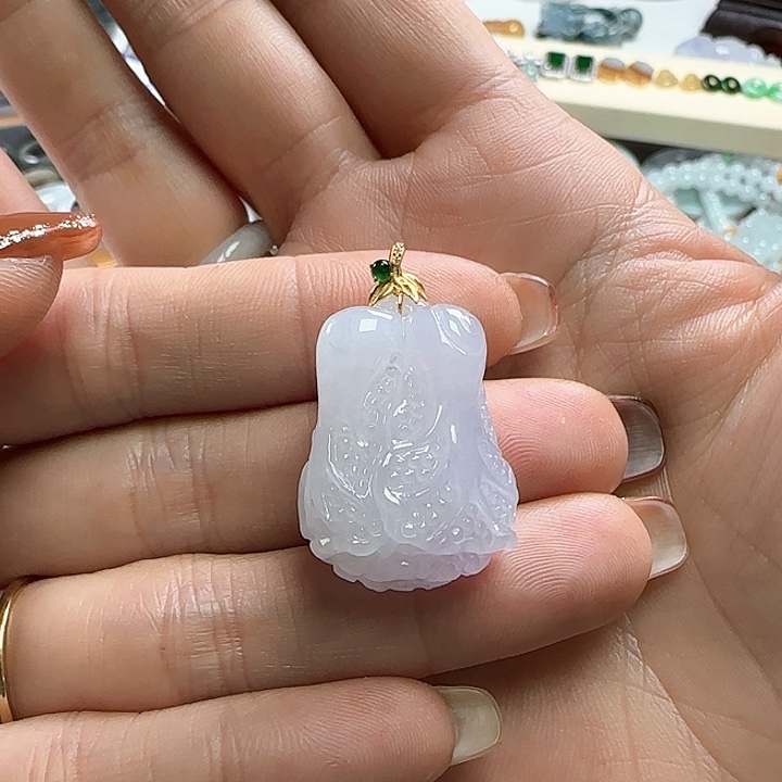 翡翠颈饰未镶嵌冰紫饱满白菜