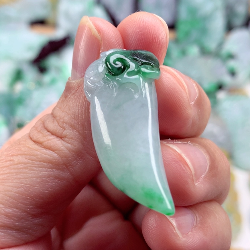 【闪购商品】翡翠吊坠(不含链)未镶嵌