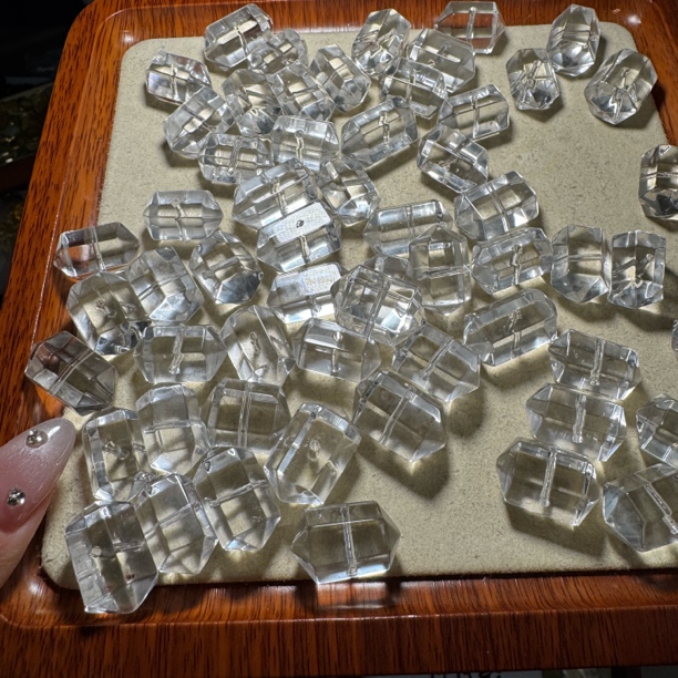 特级双A全净白水晶胖双尖一个价宽10-11长19-20mm