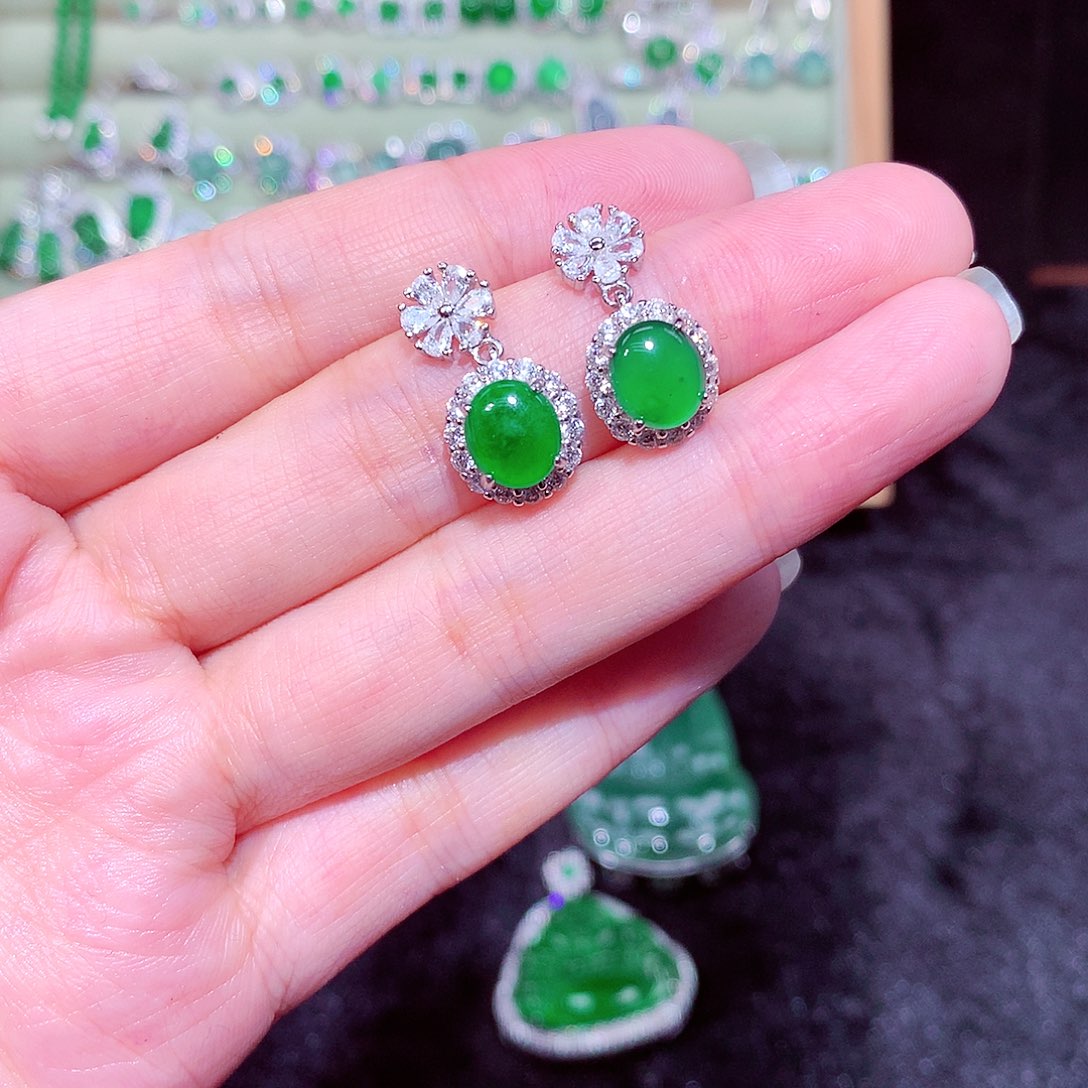 【闪购商品】翡翠吊坠(不含链)未镶嵌