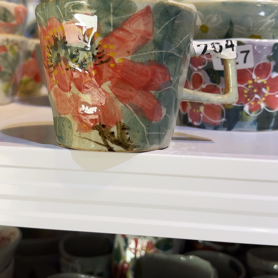 瓷片在干嘛我也在洗头发睡觉觉