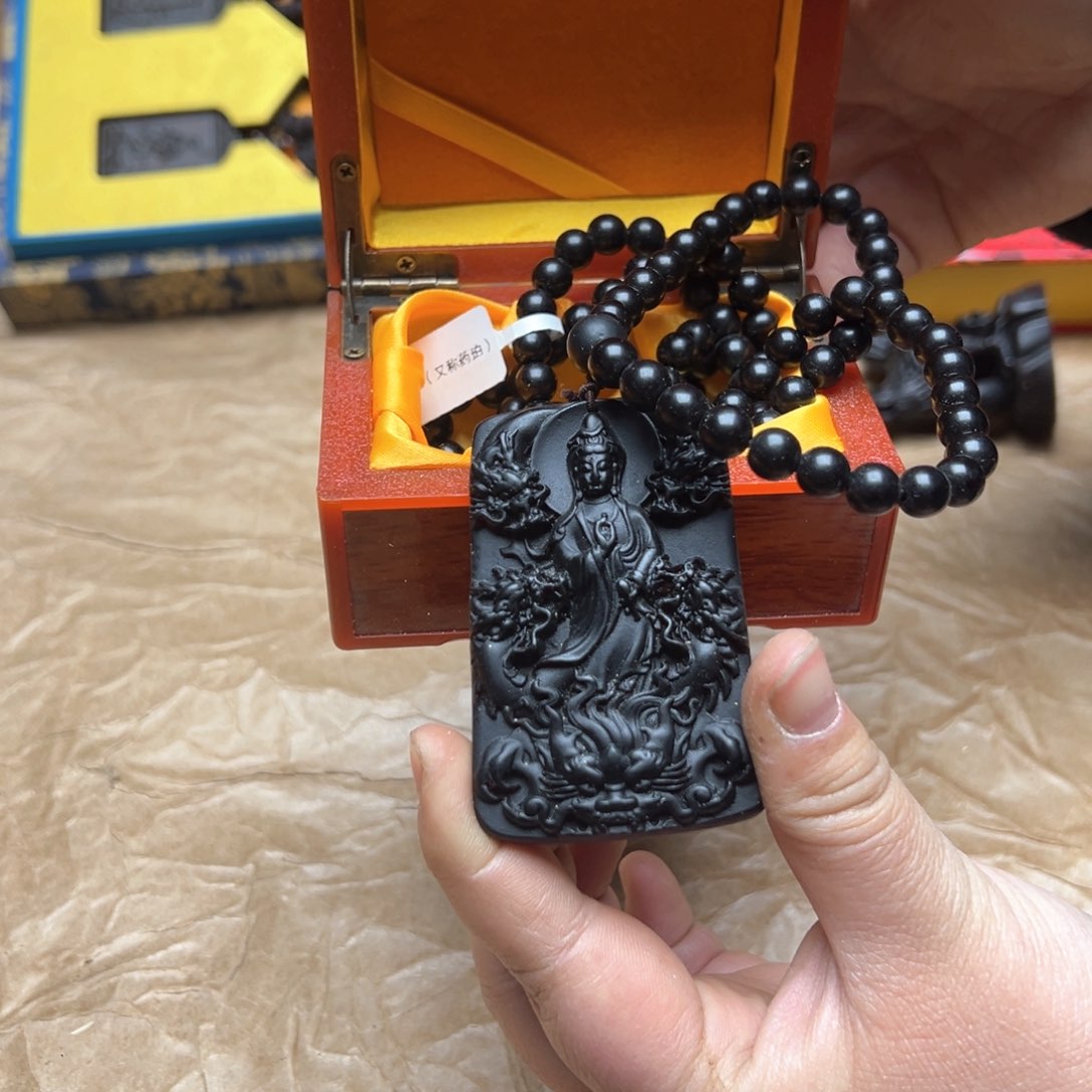 大叶紫檀（黑酸枝木类）