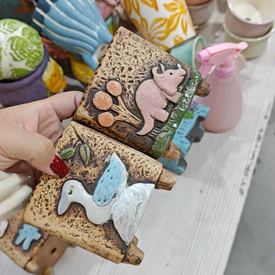 当场拍满15元发货不凑不发，花盆盆口不方不圆有针孔黑点是正常的，