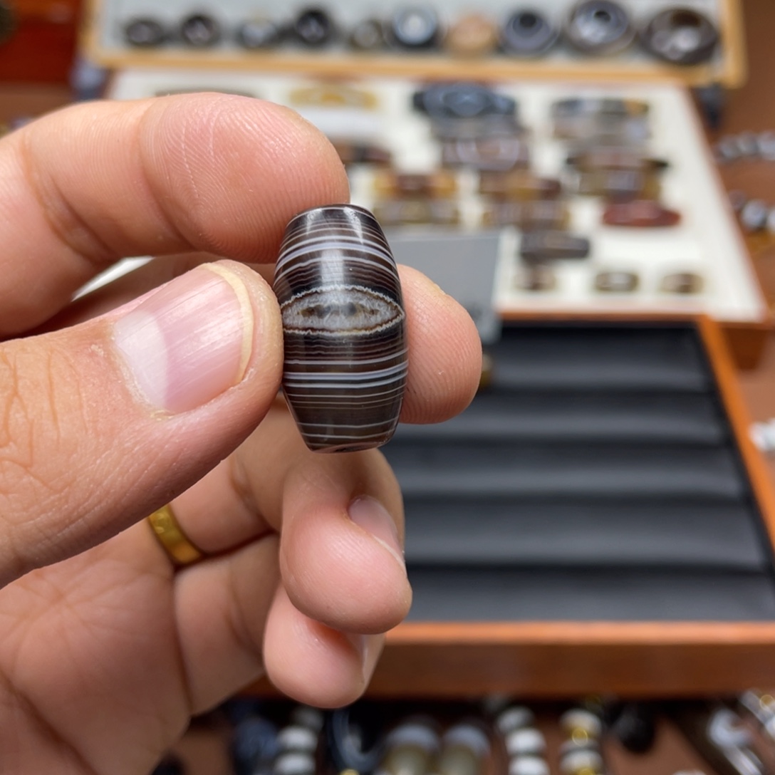 不***称玛瑙/玉髓未镶嵌配饰