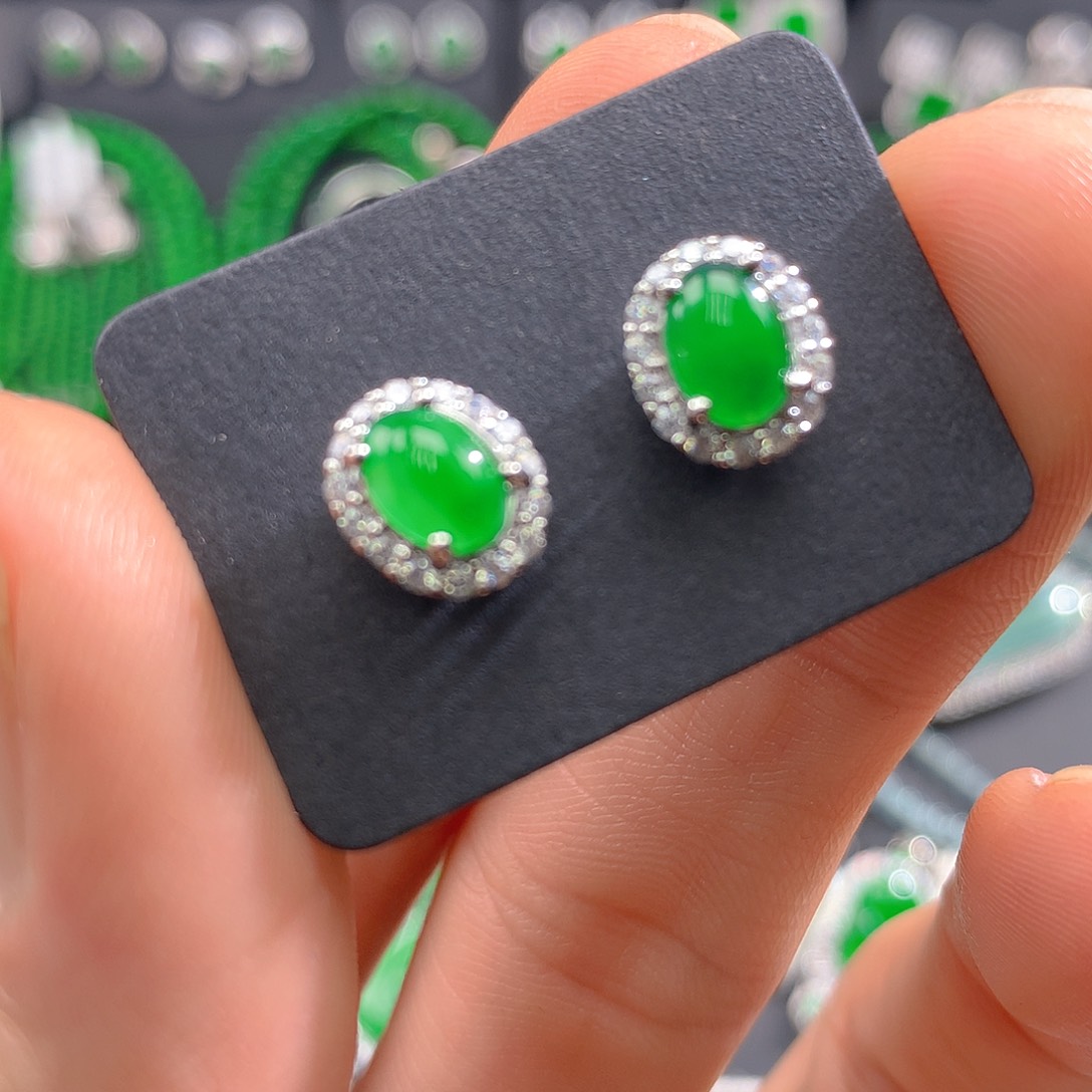 翡翠手链未镶嵌翡翠