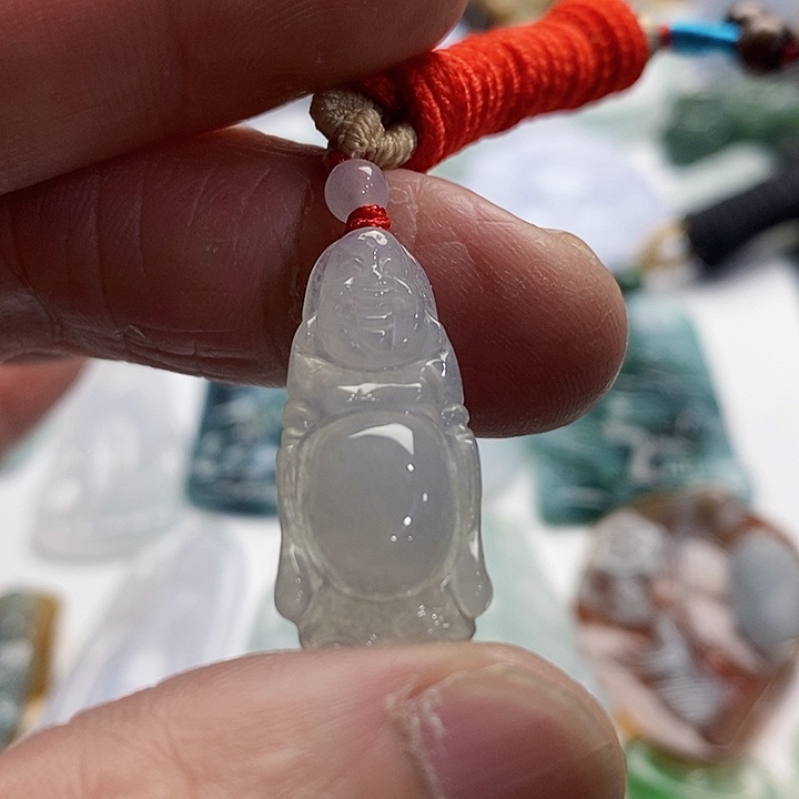 翡翠未镶嵌颈饰冰佛