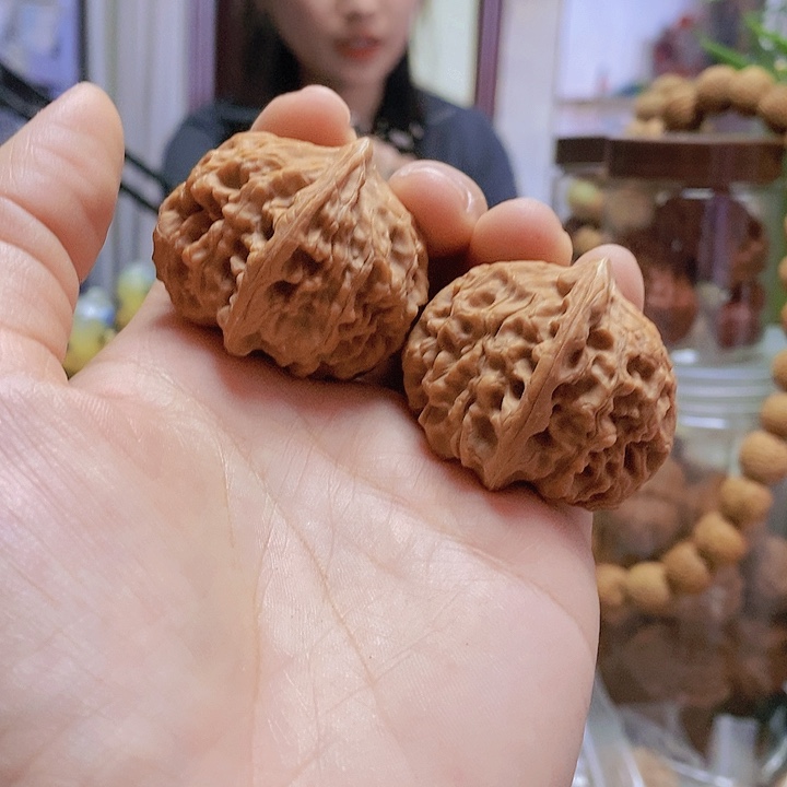 【闪购商品】文玩核桃把件40玉枕元宝